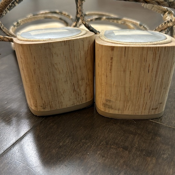 Dolce Vita snake embossed strappy sandals with block heel in size 8 - Picture 7 of 11